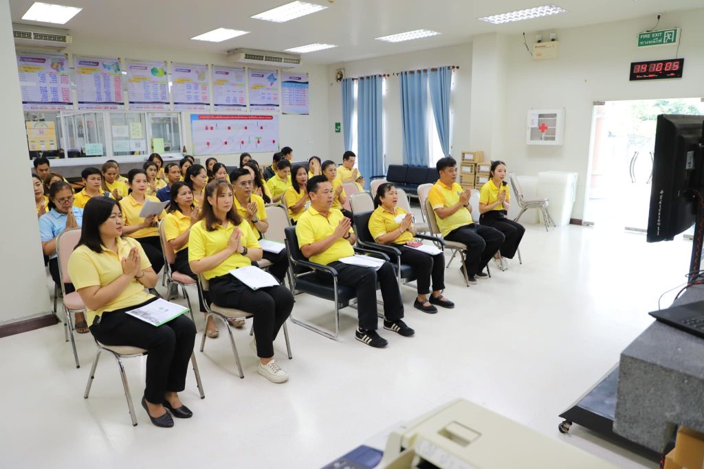 อบจ.อ่างทอง ร่วมพิธีเจริญพระพุทธมนต์ ปฏิบัติธรรมเจริญสมาธิภาวนา เพื่อเฉลิมพระเกียรติ และถวายเป็นพระราชกุศล เนื่องในโอกาสวันเฉลิมพระชนมพรรษาสมเด็จพระนางเจ้าฯ พระบรมราชินี